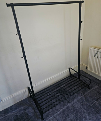 Black metal freestanding - black,